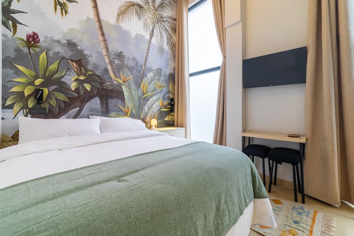 The 4 Lofts Gran Via suites-Groups-Parking infront