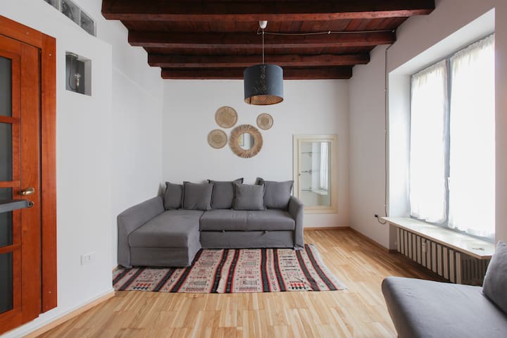 Porta Venezia Milanese 2BR I Hacca Collection