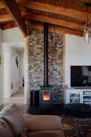 Sea Breeze Freycinet – Hot Tub gallery image 2