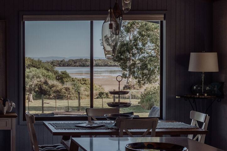 Sea Breeze Freycinet – Hot Tub gallery image 5