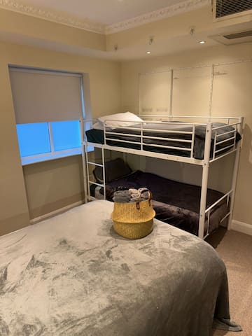 Central London Cottage House for 8 gallery image 2