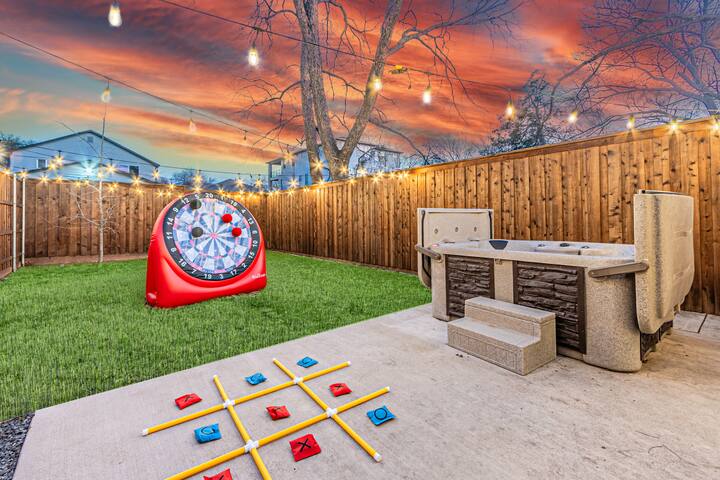 [8 Rooms 7 baths]Dallas Royal Stay 2-HotTubs+Games gallery image 5