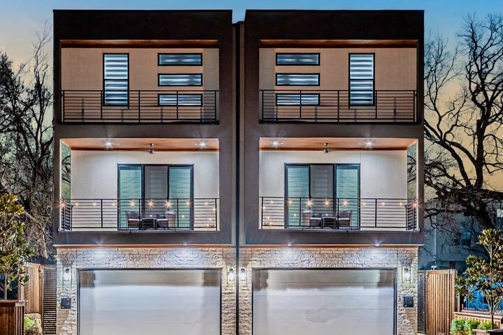 [8 Rooms 7 baths]Dallas Royal Stay 2-HotTubs+Games gallery image 3