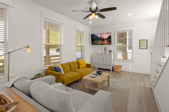 NEW! Prime Location+2BR+Razorback Stadium+Sleeps 6 - Houses for Rent in ...