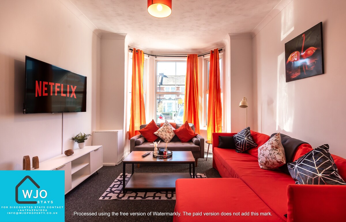 Successful Airbnb property: Company group discount! DRIVE ! Centre ! FAST WIFI in Marchwood