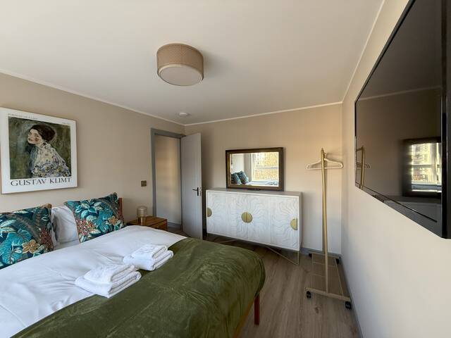 Holyrood Hidden Gem-City Centre 4-Bedrooms gallery image 2