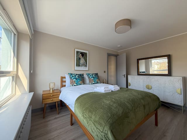 Holyrood Hidden Gem-City Centre 4-Bedrooms