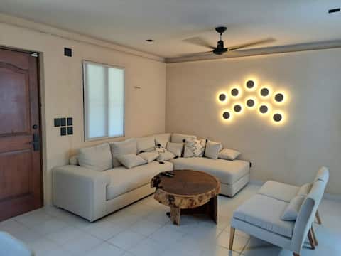 Top performing Airbnb: Comfortable & Relaxing Apartment, Great Location in Fraccionamiento Campestre
