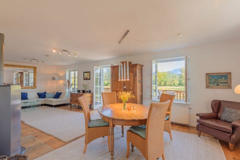 Top performing Airbnb: Beautiful first class home near lake of Chiemsee in Übersee