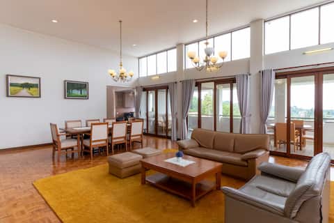 City View Villa w/ Billiard - Family Only 5BR