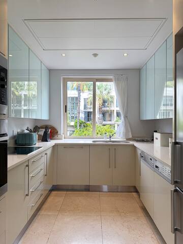 Marina Sunset Suite gallery image 5