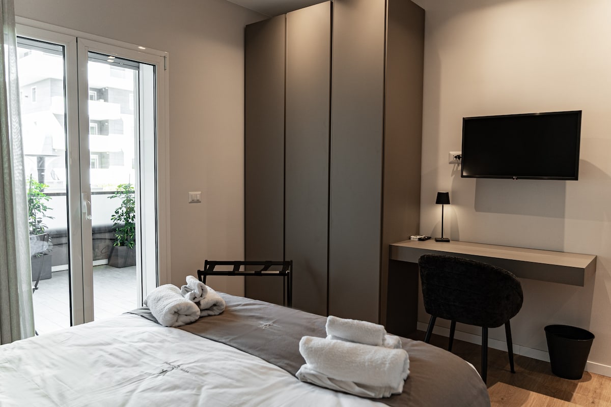 MC Lux Apt — 3