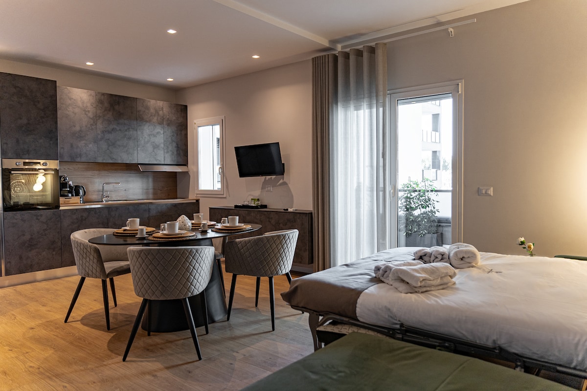 MC Lux Apt — 6