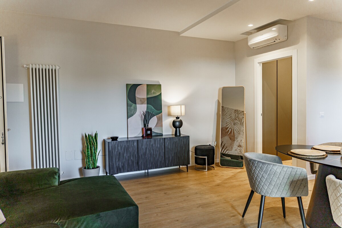 MC Lux Apt — 17