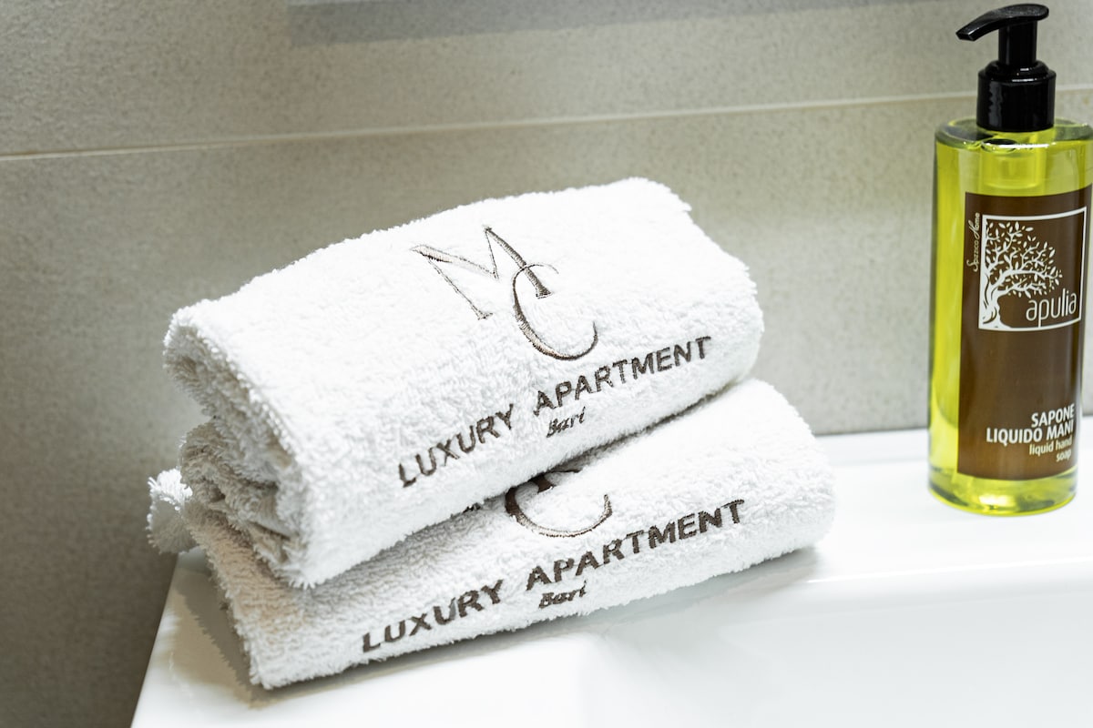 MC Lux Apt — 30
