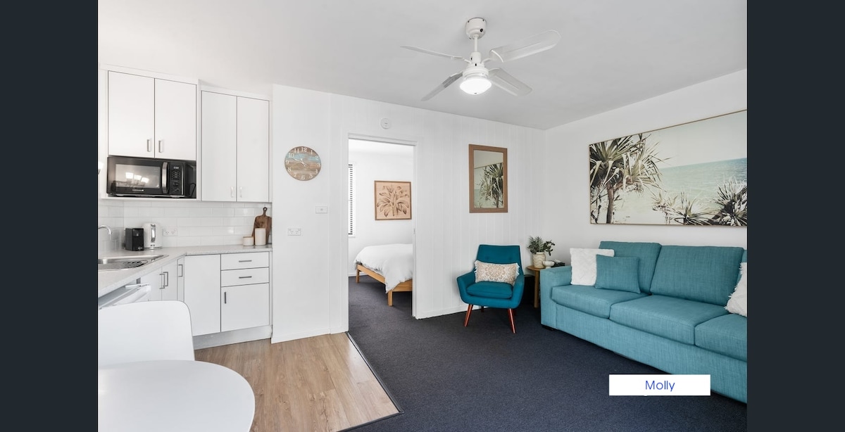 Top Airbnb: Surfrider Molly in Mollymook Beach