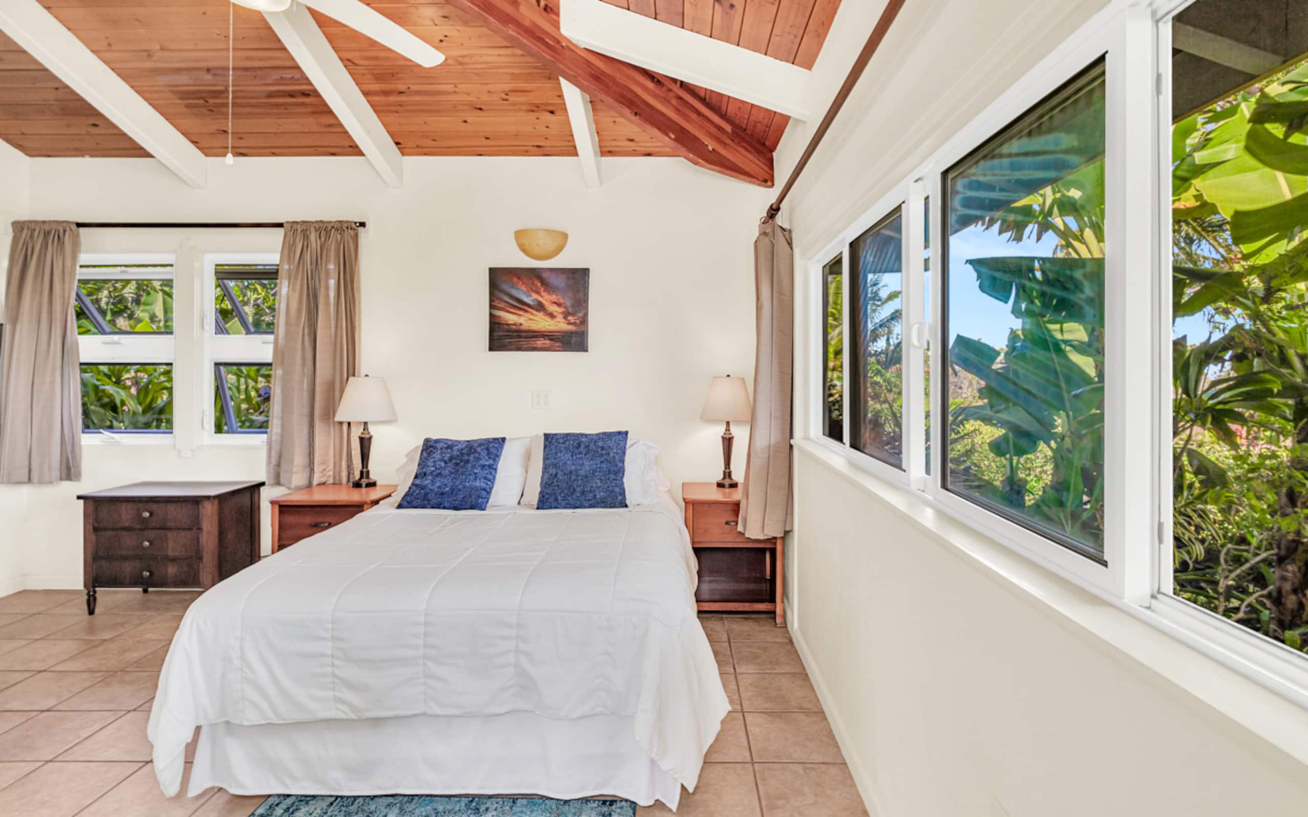 Villa in Pahoa · ★4.86 · 4 bedrooms · 6 beds · 2 private baths - Image 3