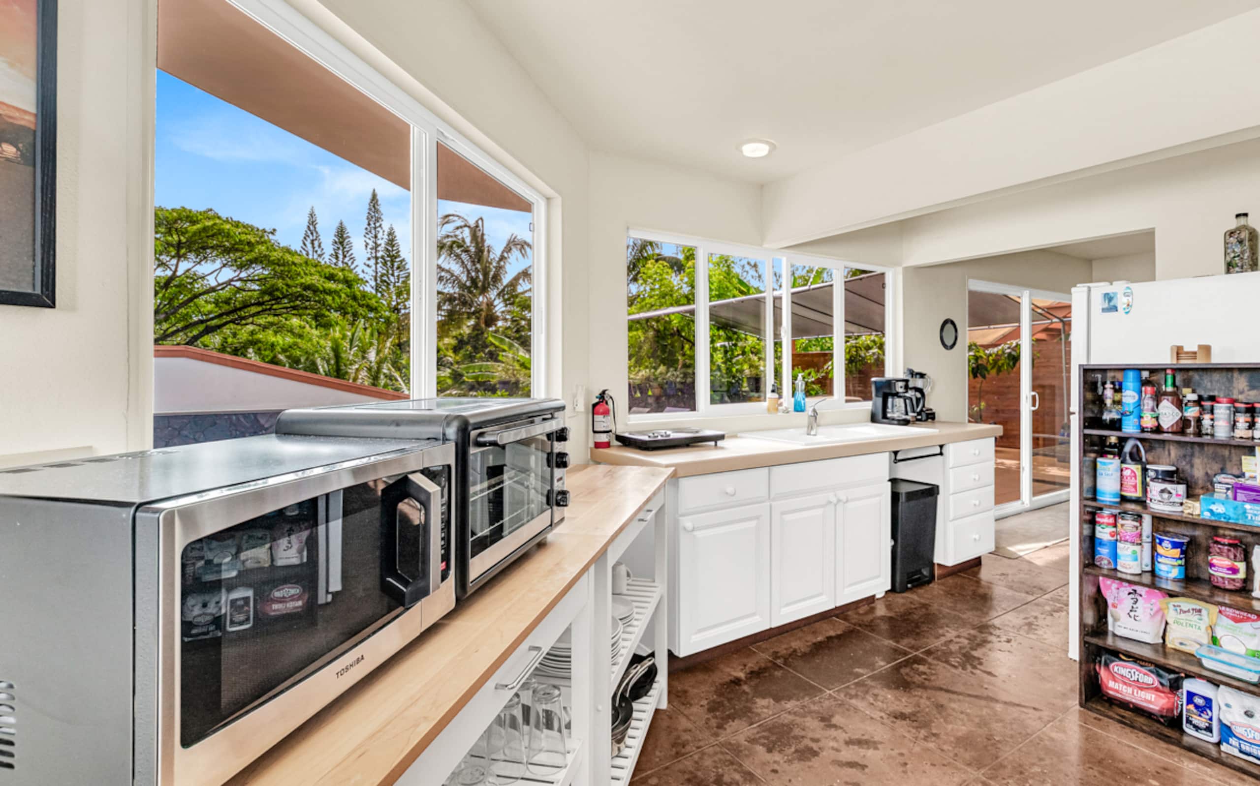 Villa in Pahoa · ★4.86 · 4 bedrooms · 6 beds · 2 private baths - Image 8