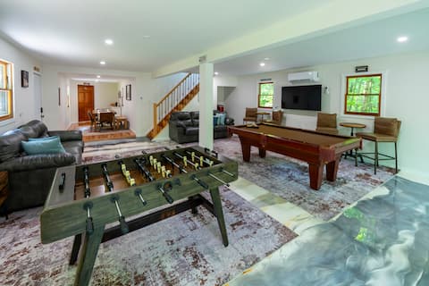 NEW! Long Pond Lake View/Pet-Friendly Getaway, ME
