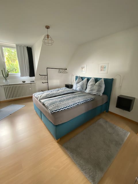 Light-flooded apartment
1 king + 1 queen size bed