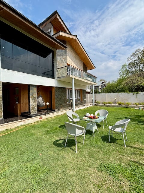 The Woodstone Villa By Nivaas• Entire 5bhk Villa •