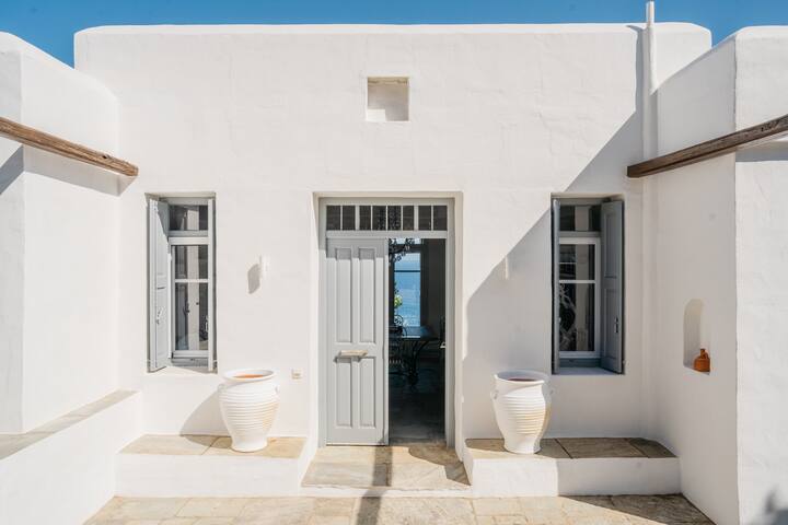 Unique villa with view on Chrysopigi monastery 2 gallery image 2