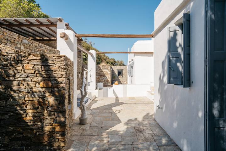 Unique villa with view on Chrysopigi monastery 2 gallery image 5