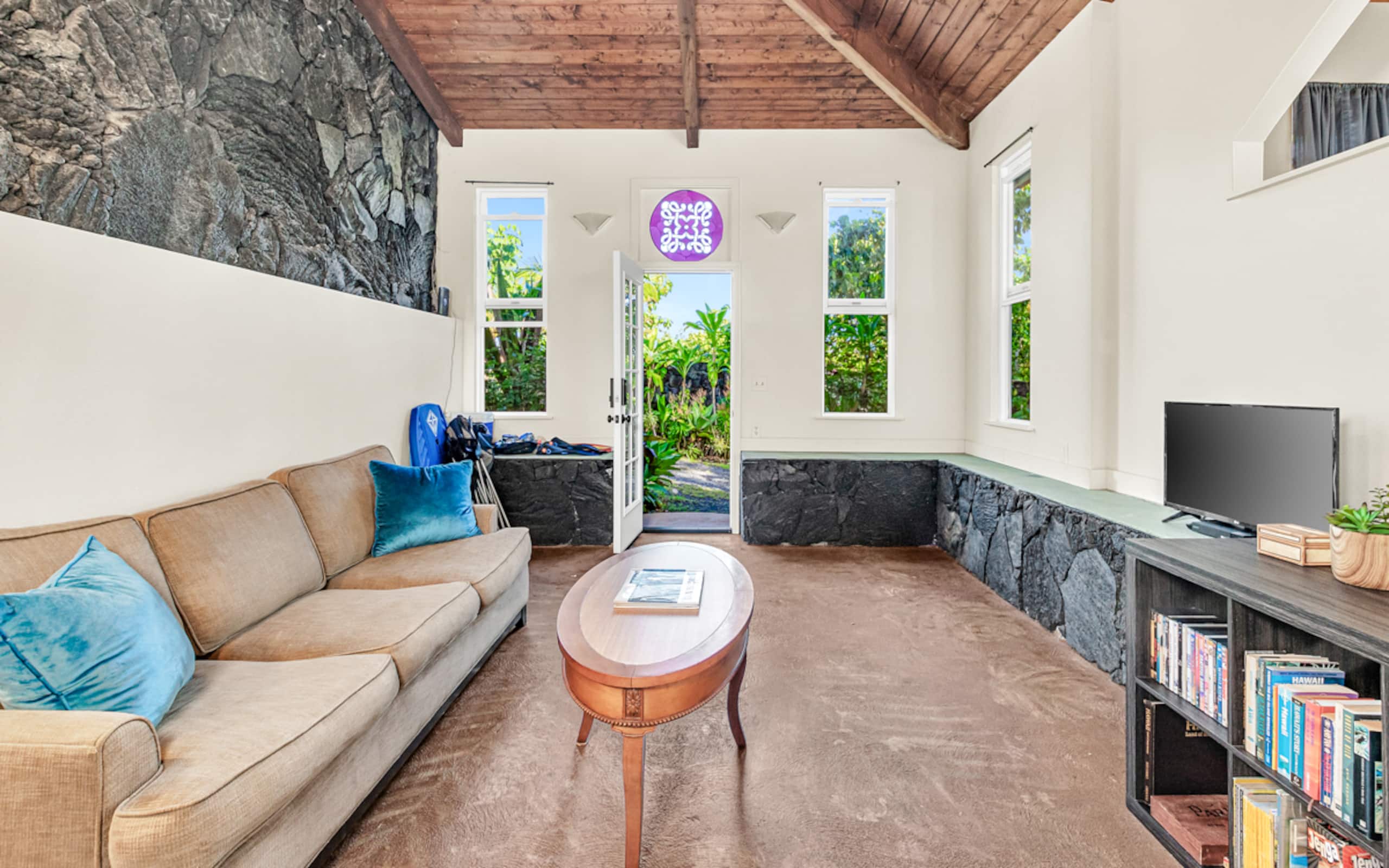 Guesthouse in Pahoa · ★4.88 · 1 bedroom · 2 beds · 1 bath - Image 2