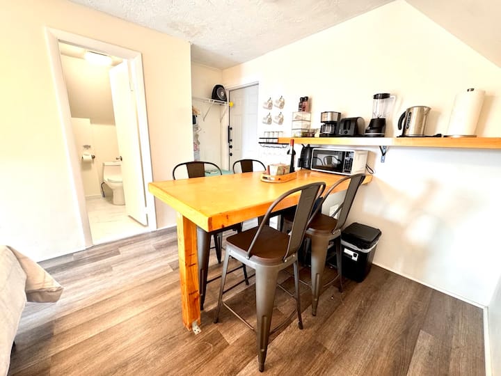 Cozy King Bed Suite In Greater Boston Area - Quincy, MA