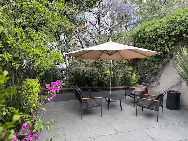 Serviced 4BR Retreat | Designer Home in Condesa gallery image 2