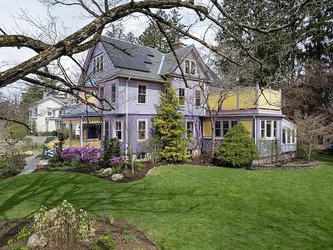 Magical home minutes from downtown Northampton