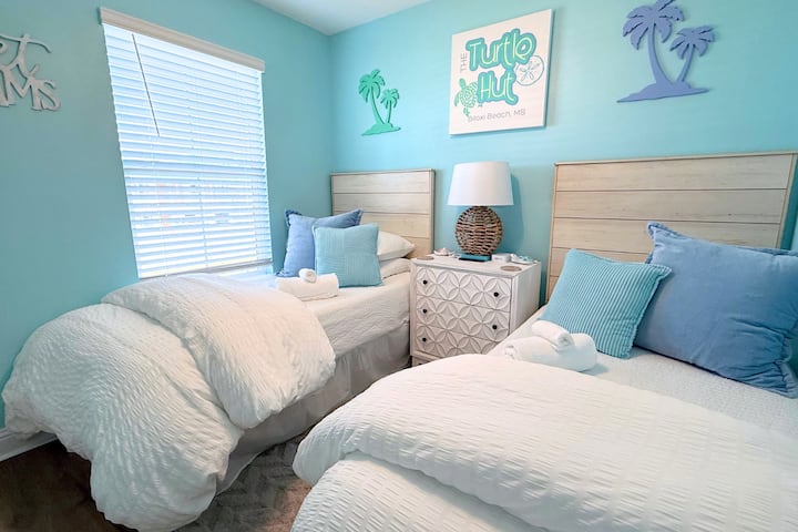 Coral Breeze -Beach, Keesler & Coliseum! Fam Fave! - Houses for