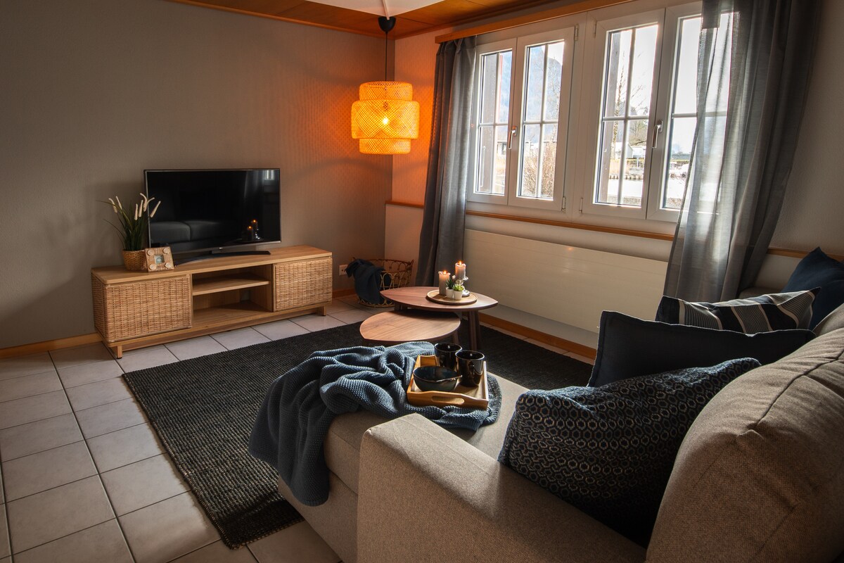 Top Airbnb: Beachhouse 16 Lake Brienz in Brienz (Be)