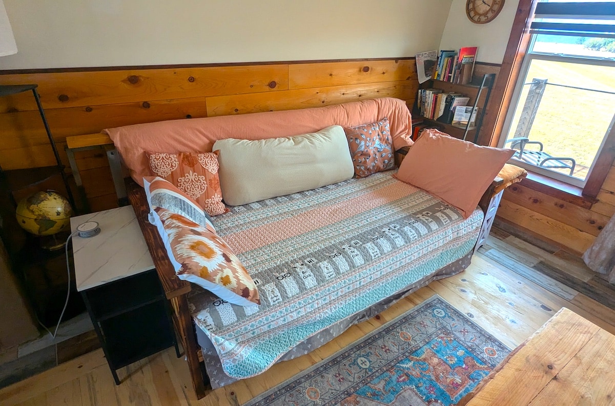 You can sleep on the single bed on the ground floor, 38x75", which is also made up for day use. Enjoy the 20-mile view to Snowhaven, Cottonwood Butte and Nez Perce. 