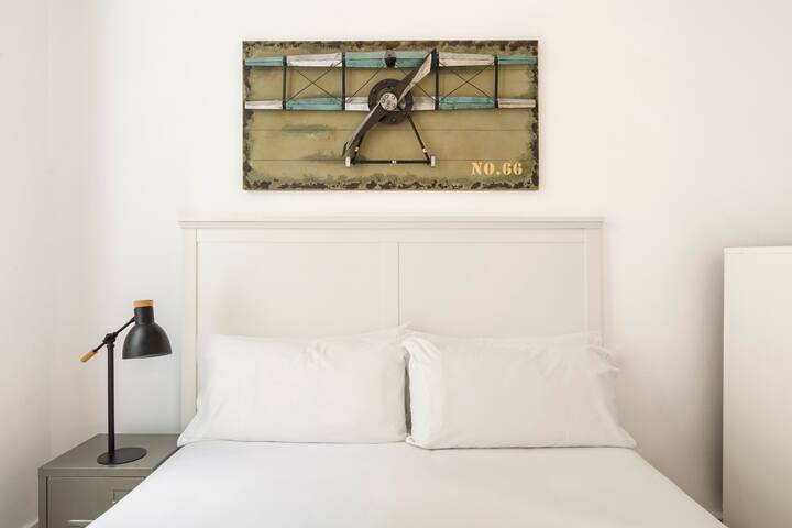 Modern and Spacious Apartment in Eixample gallery image 3