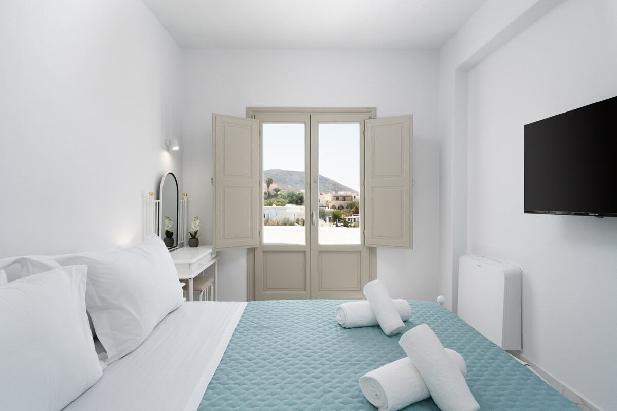 חדר שינה ראשון עם נוף לעיר