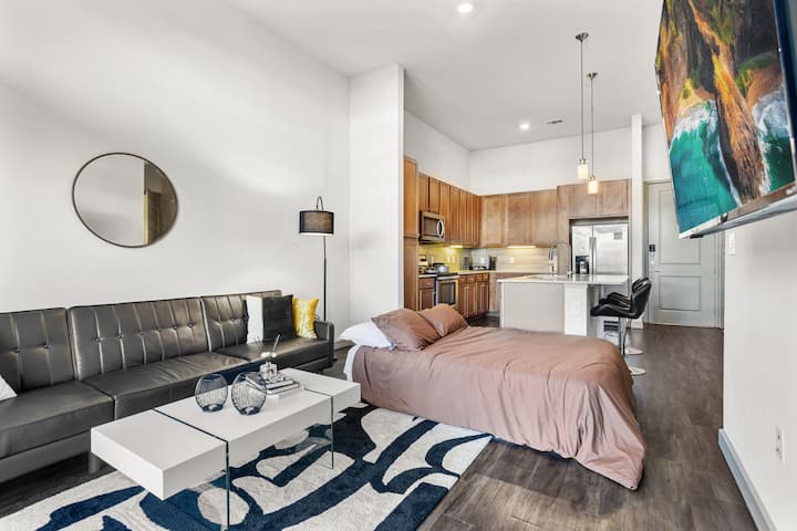 Nafukovací matrac zobrazený na tejto fotke bude nafúknutý, ale bude uložený v šatníku.