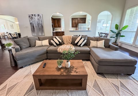 Fabulously Frisco -5Bed/4Bath/HomeTheater/PingPong