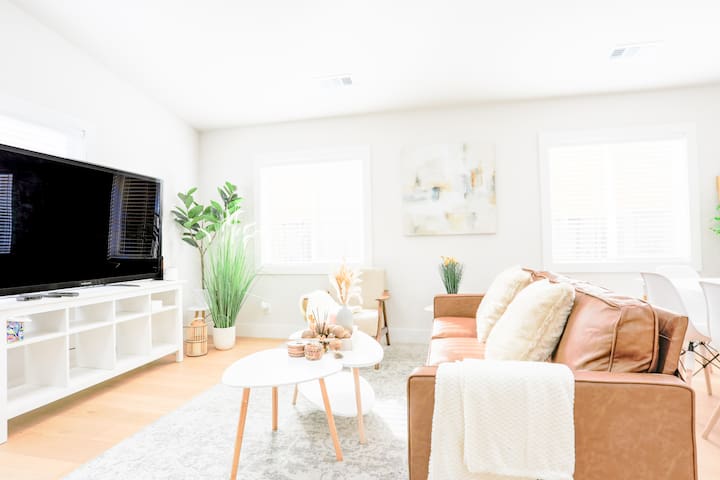 New Build Smart House ｜Laundry & AC｜ask discount