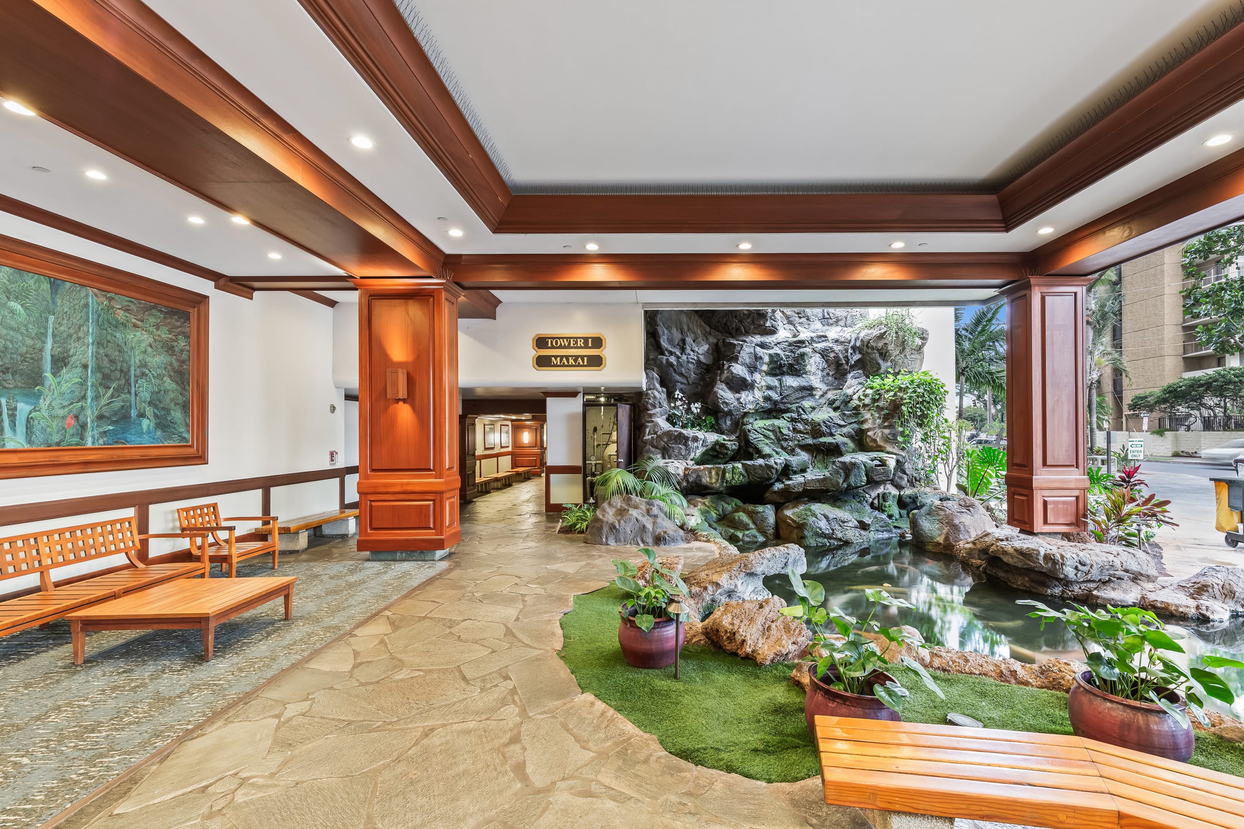 Condo in Honolulu · ★4.91 · 1 bedroom · 2 beds · 1 private bath - Image 30