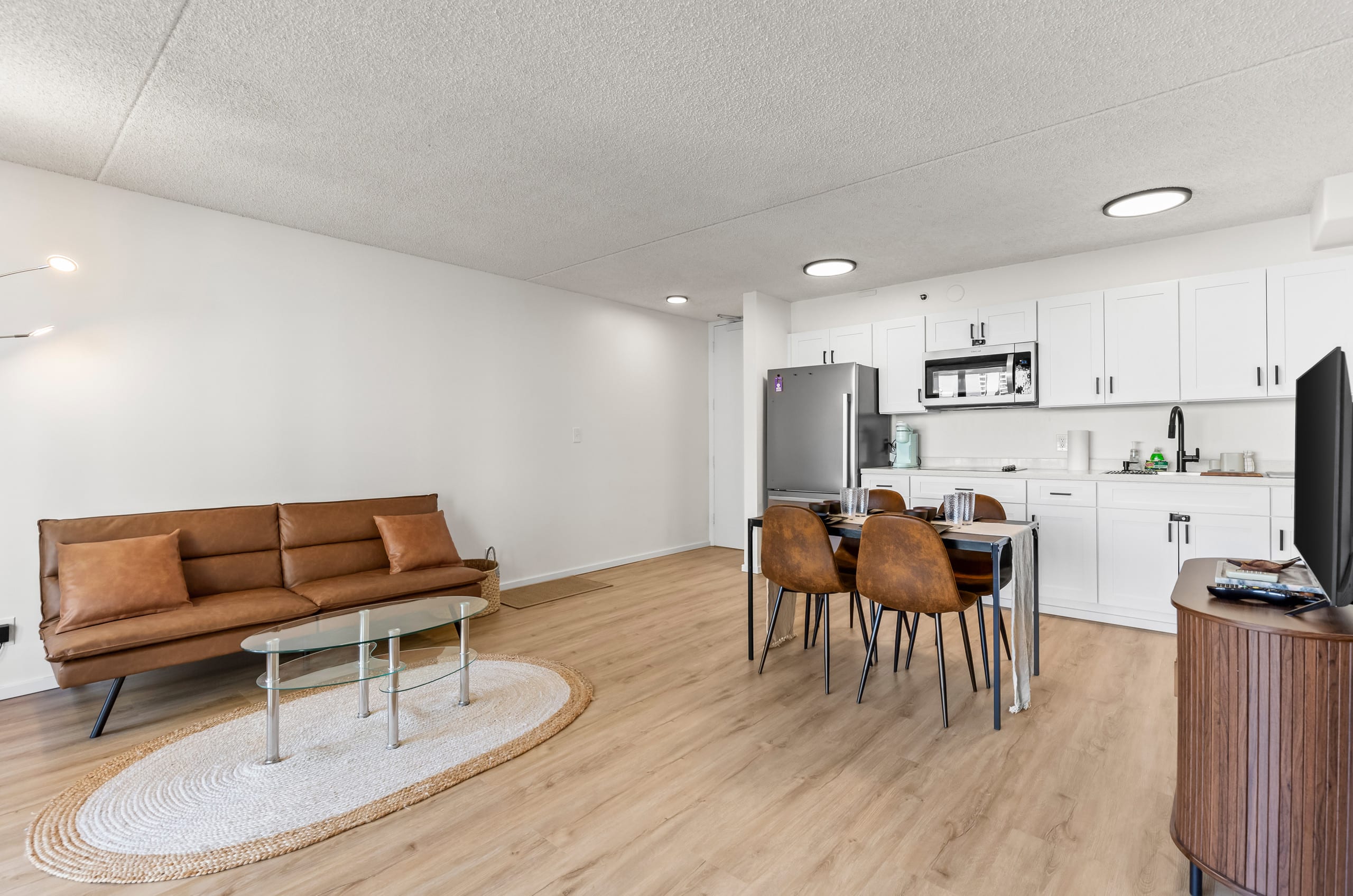 Condo in Honolulu · ★4.91 · 1 bedroom · 2 beds · 1 private bath - Image 5