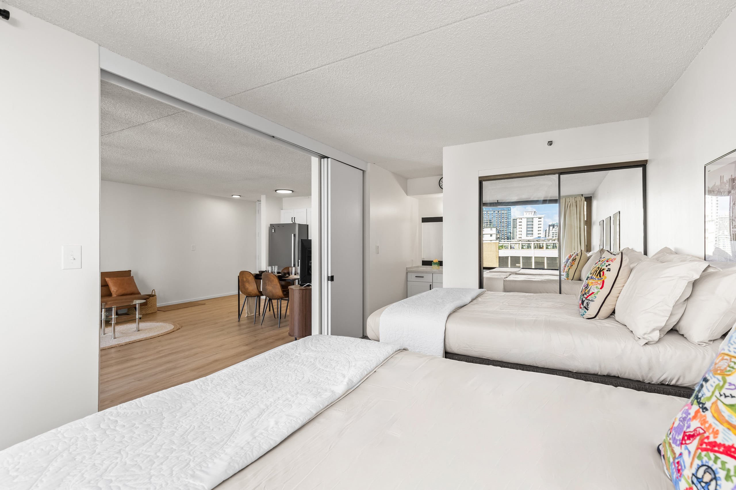 Condo in Honolulu · ★4.91 · 1 bedroom · 2 beds · 1 private bath - Image 12