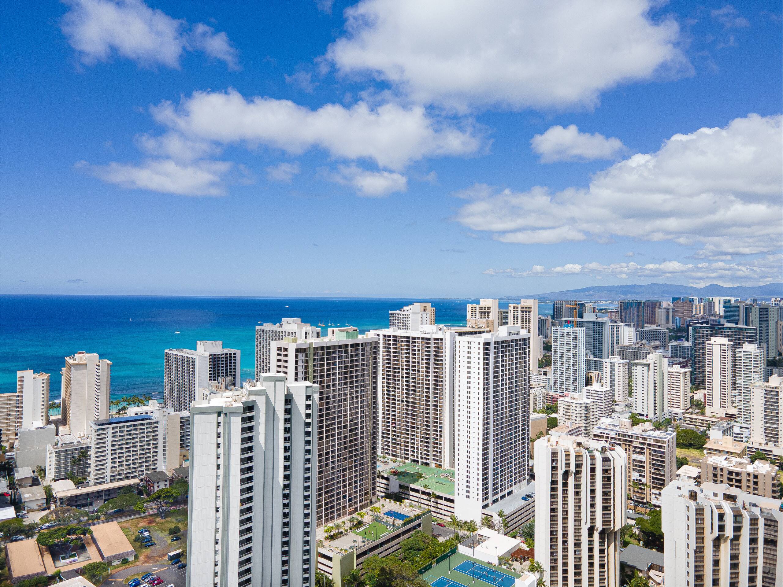 Condo in Honolulu · ★4.91 · 1 bedroom · 2 beds · 1 private bath - Image 24