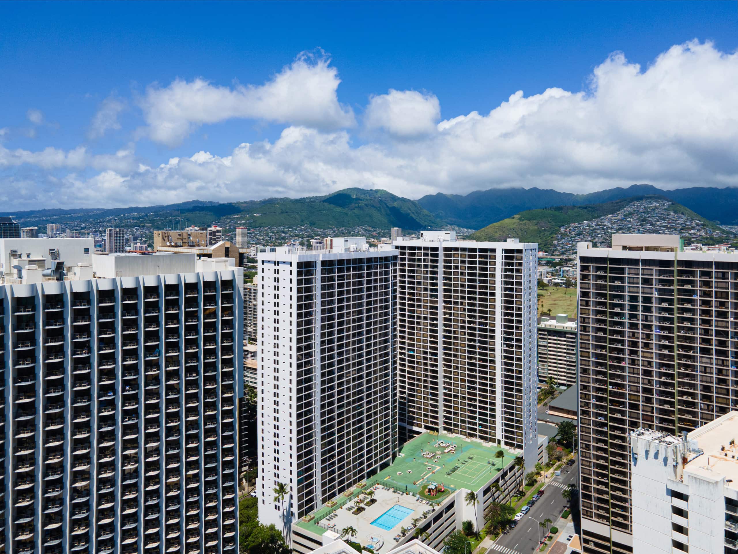 Condo in Honolulu · ★4.91 · 1 bedroom · 2 beds · 1 private bath - Image 25