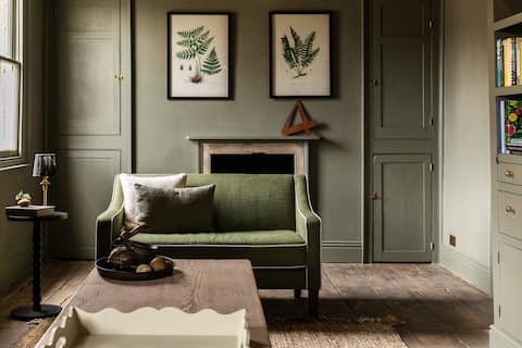 Elegant Georgian Townhouse minutes from Bath