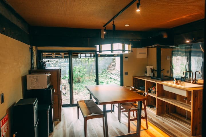 築２００年の古民家/ゲストハウス/農業体験 ー 藁葺き屋根を近くで楽しめるお部屋 - 甲府市