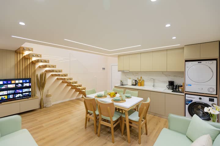 Duo Luxe Lofts Beachside 12 Pax - Vlorë