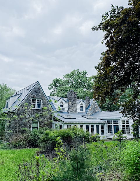 Huskies Hill Retreat