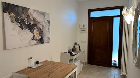 Annuncio Airbnb popolare: Private Suite, "The White House Rooms&Lounge" a Cesenatico
