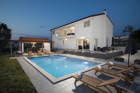 Villa Euphoria with sea view